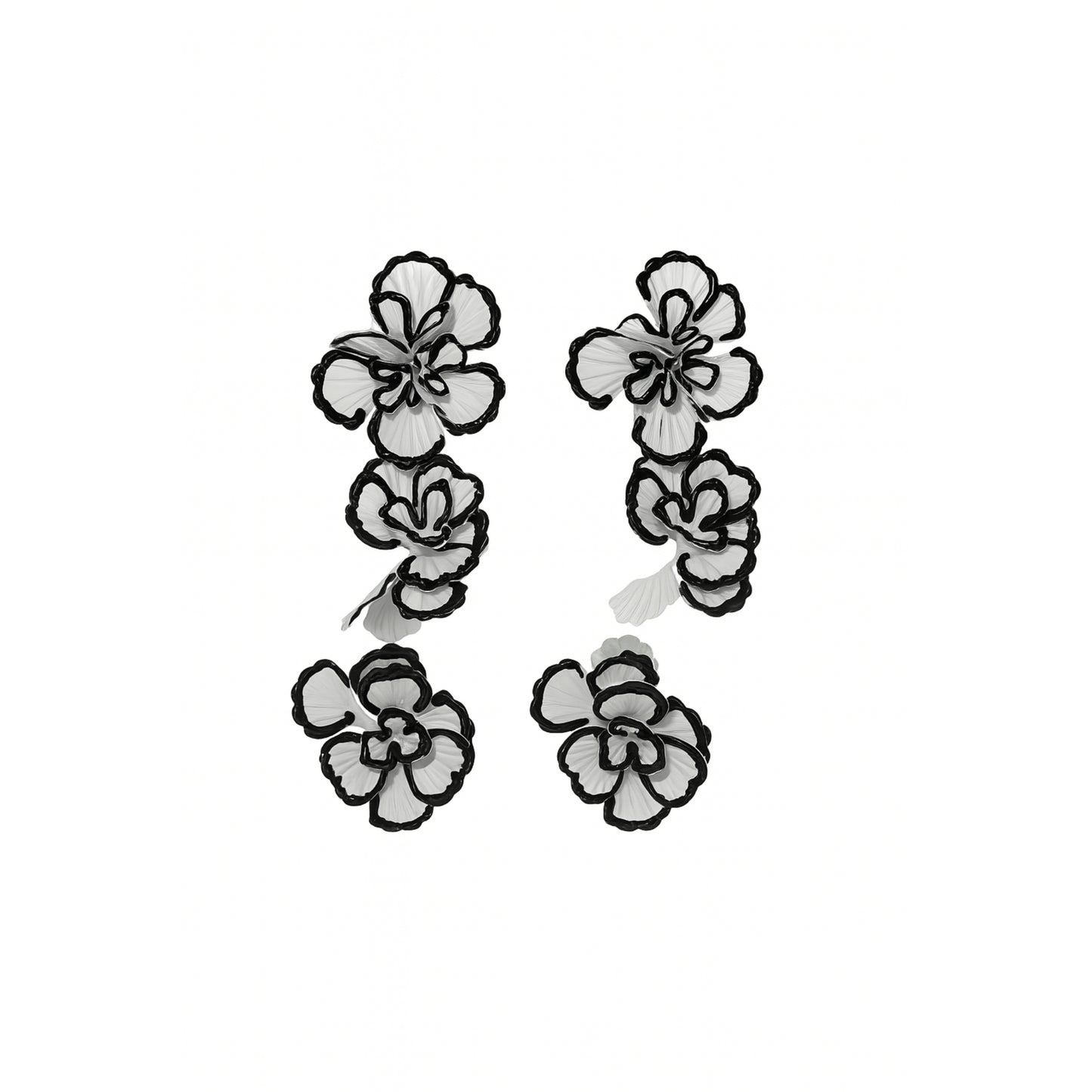 Siyah Beyaz Çiçek Formlu Üçlü Küpe