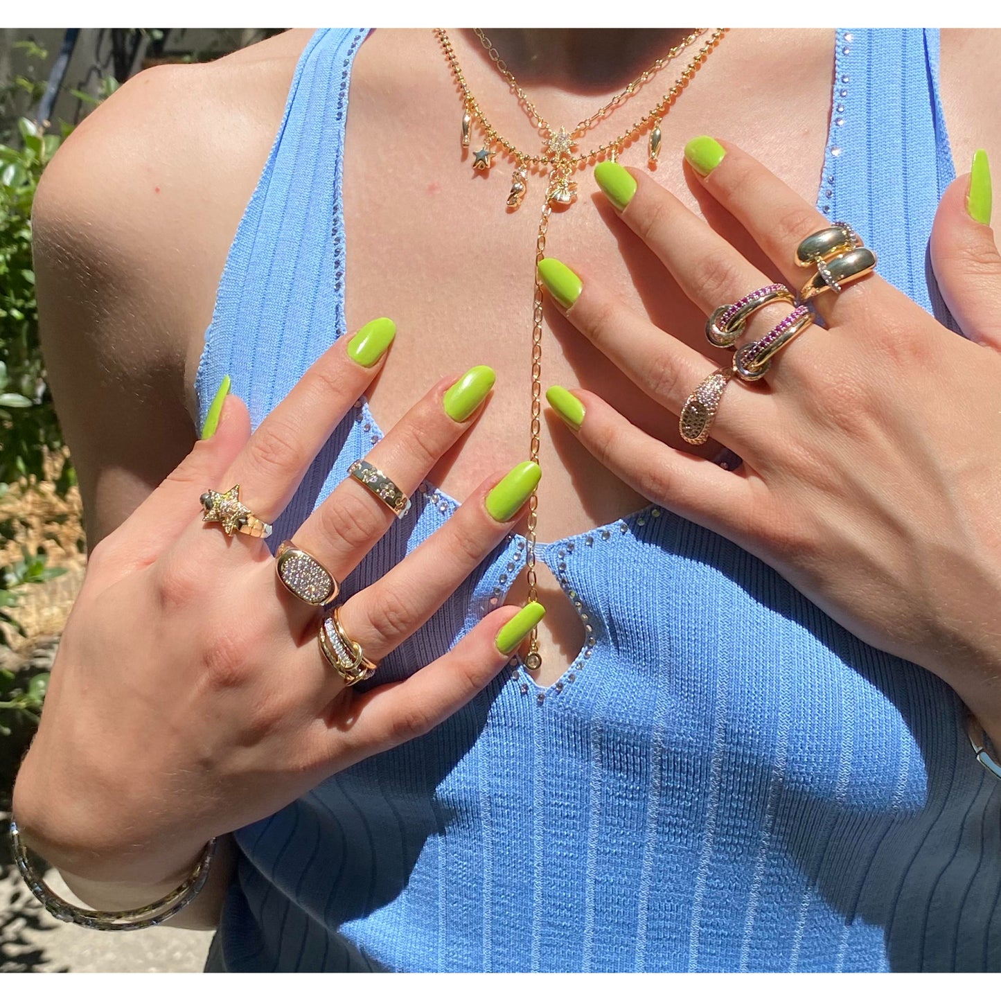 Gold Taş Detaylı Kapsül Form Ayarlanabilir Yüzük